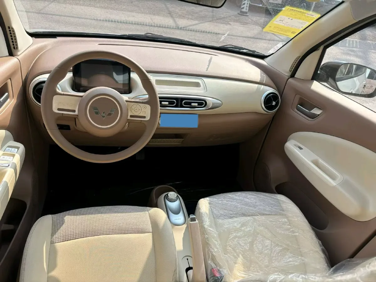 2025 WuLing HongGuang MINI EV BEV 16.2KWH,autocango,china used car exporter,china ev exporter,chinese used car exporter,chinese used ev exporter