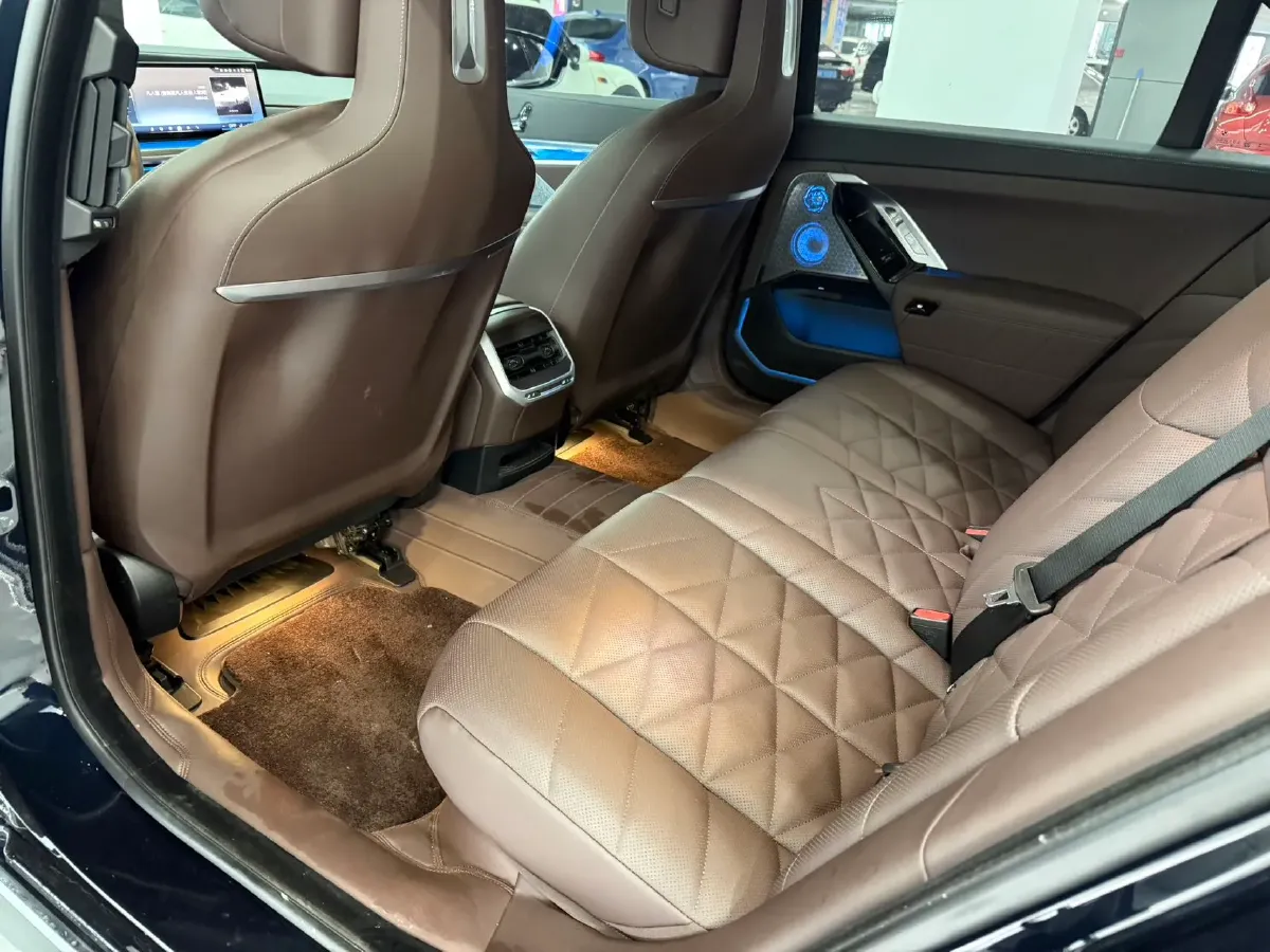 2023 BMW 7 Series 3.0T 272HP L6 8AT,autocango,china used car exporter,china ev exporter,chinese used car exporter,chinese used ev exporter