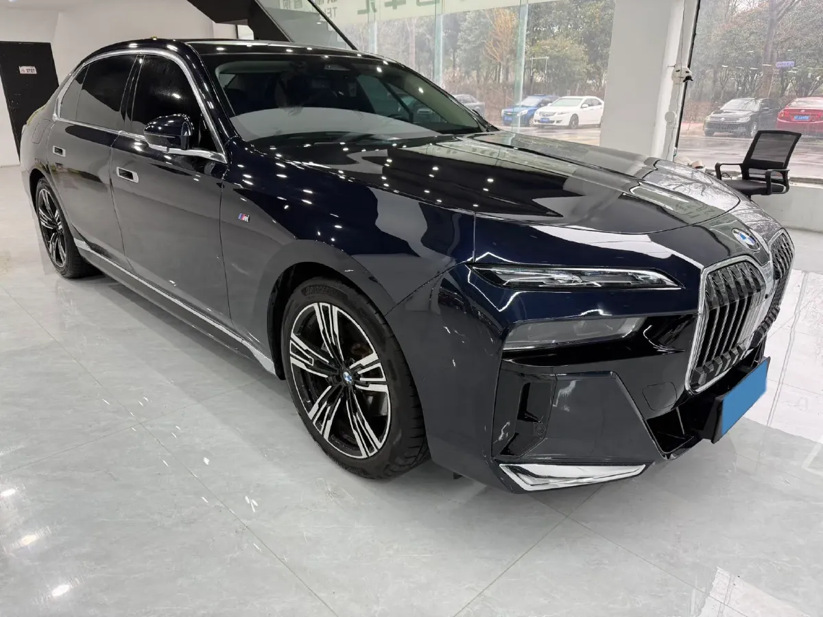 2023 BMW 7 Series 3.0T 272HP L6 8AT,autocango,china used car exporter,china ev exporter,chinese used car exporter,chinese used ev exporter