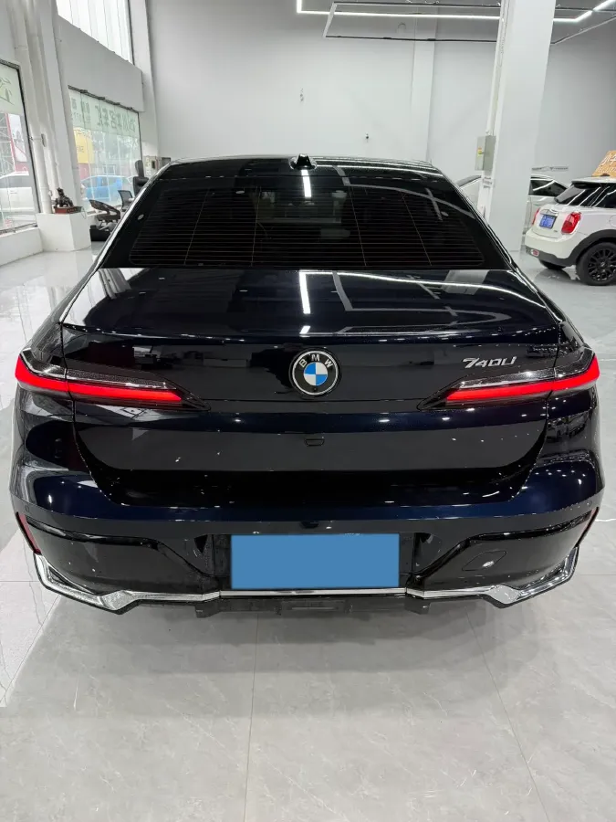 2023 BMW 7 Series 3.0T 272HP L6 8AT,autocango,china used car exporter,china ev exporter,chinese used car exporter,chinese used ev exporter