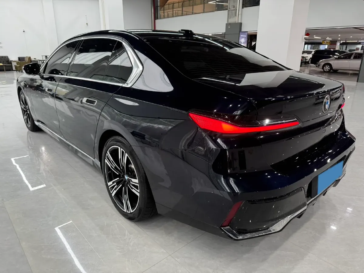 2023 BMW 7 Series 3.0T 272HP L6 8AT,autocango,china used car exporter,china ev exporter,chinese used car exporter,chinese used ev exporter