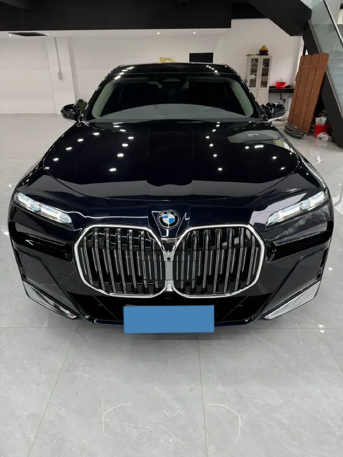 2023 BMW 7 Series 3.0T 272HP L6 8AT,autocango,china used car exporter,china ev exporter,chinese used car exporter,chinese used ev exporter