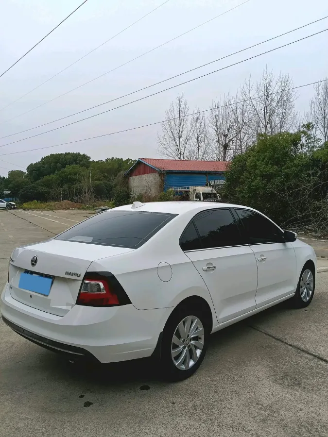 2018 Skoda Rapid 1.6L 110HP L4 5MT,autocango,china used car exporter,china ev exporter,chinese used car exporter,chinese used ev exporter