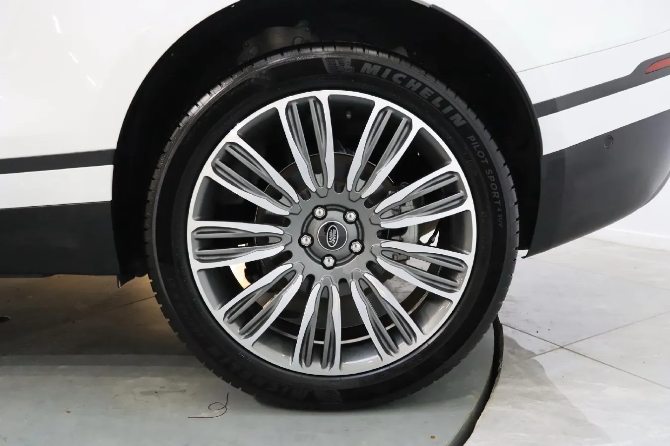 2022 Land Rover Range Rover Velar 2.0T 250HP L4 8AT,autocango,china used car exporter,china ev exporter,chinese used car exporter,chinese used ev exporter