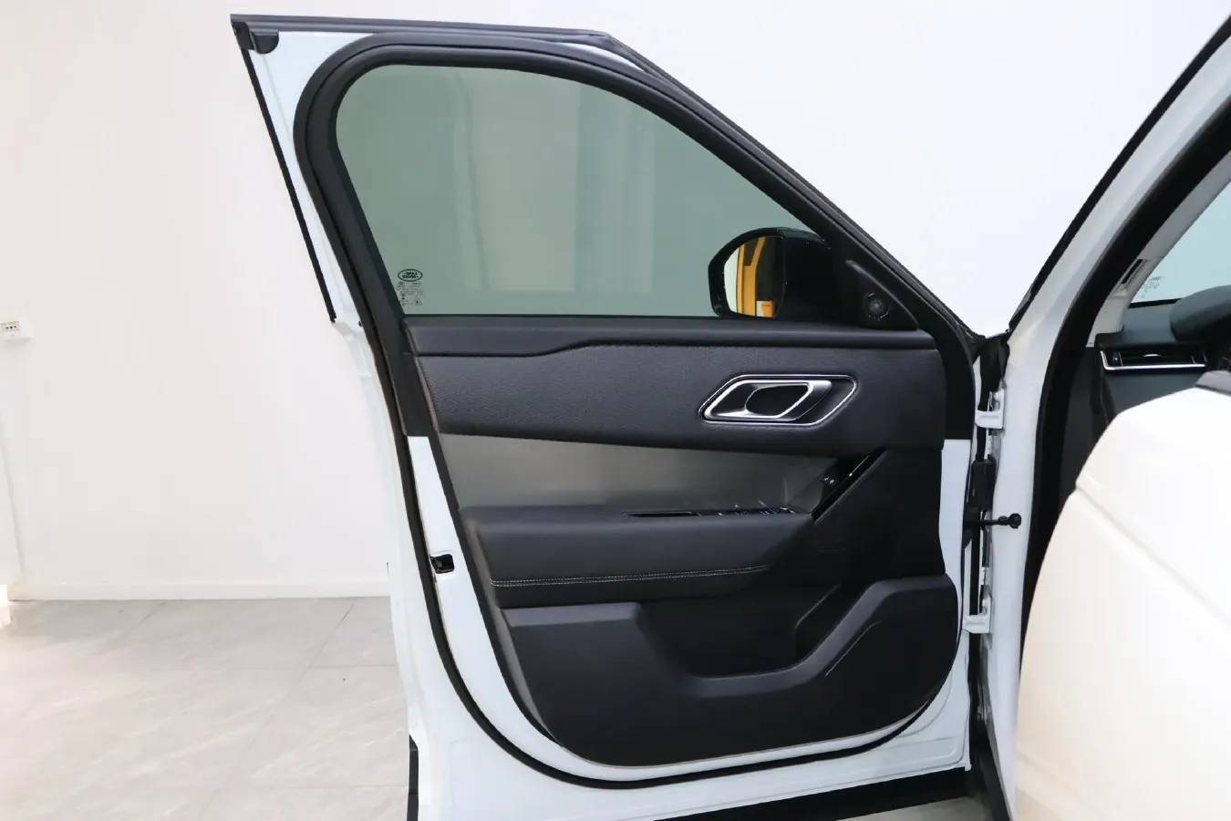 2022 Land Rover Range Rover Velar 2.0T 250HP L4 8AT,autocango,china used car exporter,china ev exporter,chinese used car exporter,chinese used ev exporter