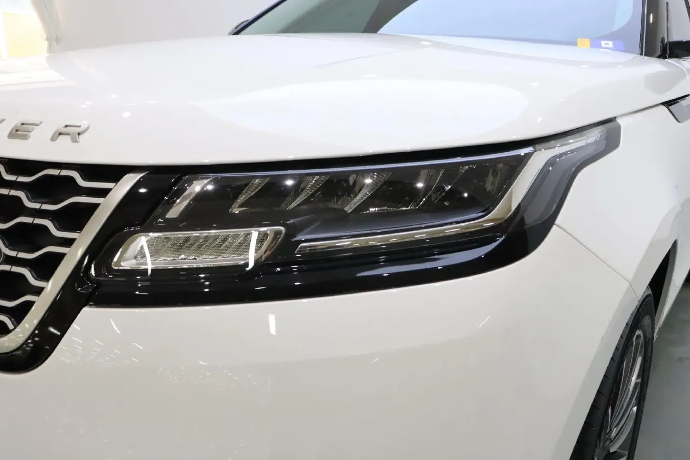 2022 Land Rover Range Rover Velar 2.0T 250HP L4 8AT,autocango,china used car exporter,china ev exporter,chinese used car exporter,chinese used ev exporter