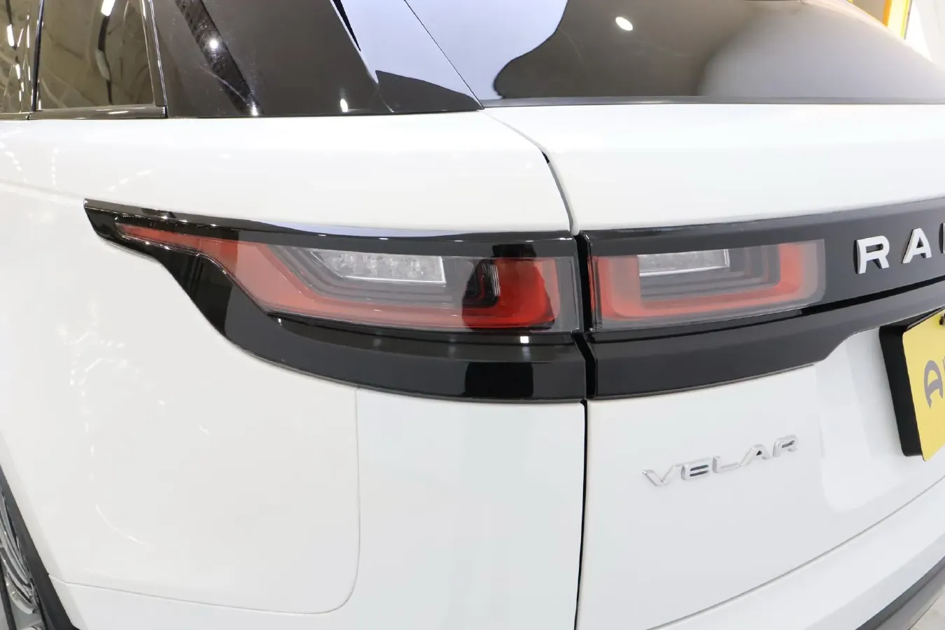 2022 Land Rover Range Rover Velar 2.0T 250HP L4 8AT,autocango,china used car exporter,china ev exporter,chinese used car exporter,chinese used ev exporter