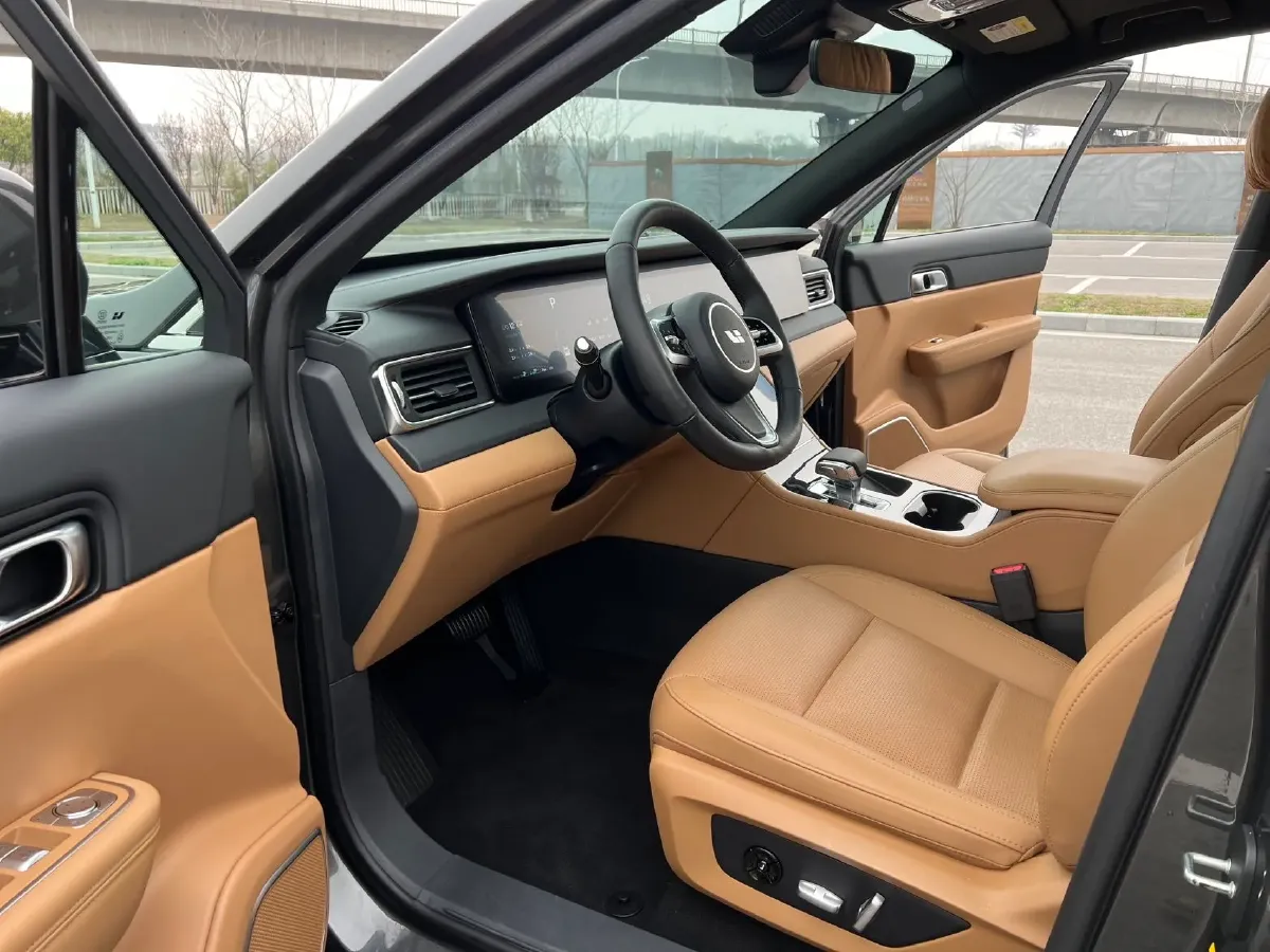 2021 Li ONE Range Extended 131HP REEV 40.5KWH,autocango,china used car exporter,china ev exporter,chinese used car exporter,chinese used ev exporter