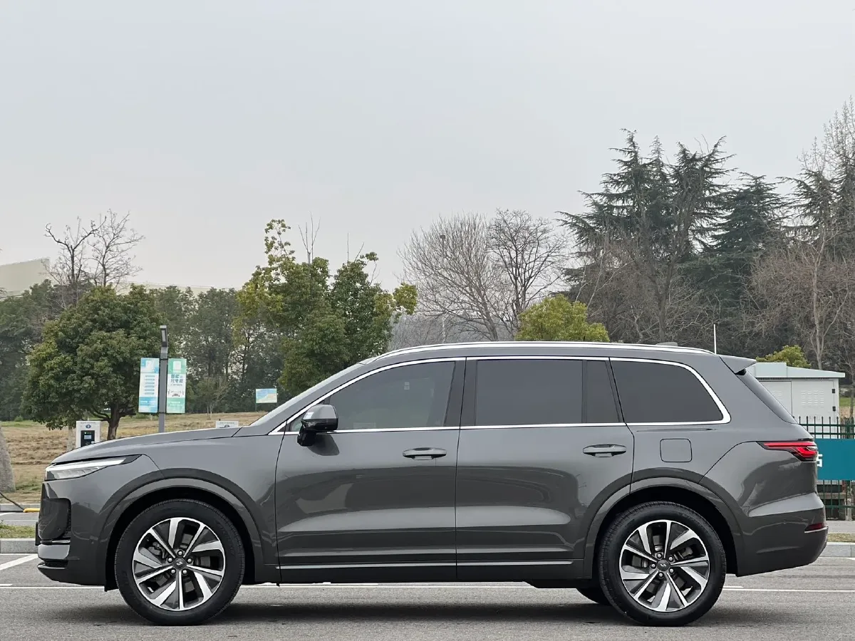 2021 Li ONE Range Extended 131HP REEV 40.5KWH,autocango,china used car exporter,china ev exporter,chinese used car exporter,chinese used ev exporter