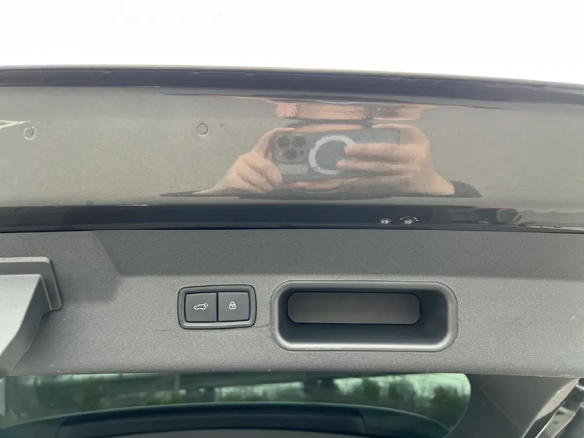 2021 Li ONE Range Extended 131HP REEV 40.5KWH,autocango,china used car exporter,china ev exporter,chinese used car exporter,chinese used ev exporter