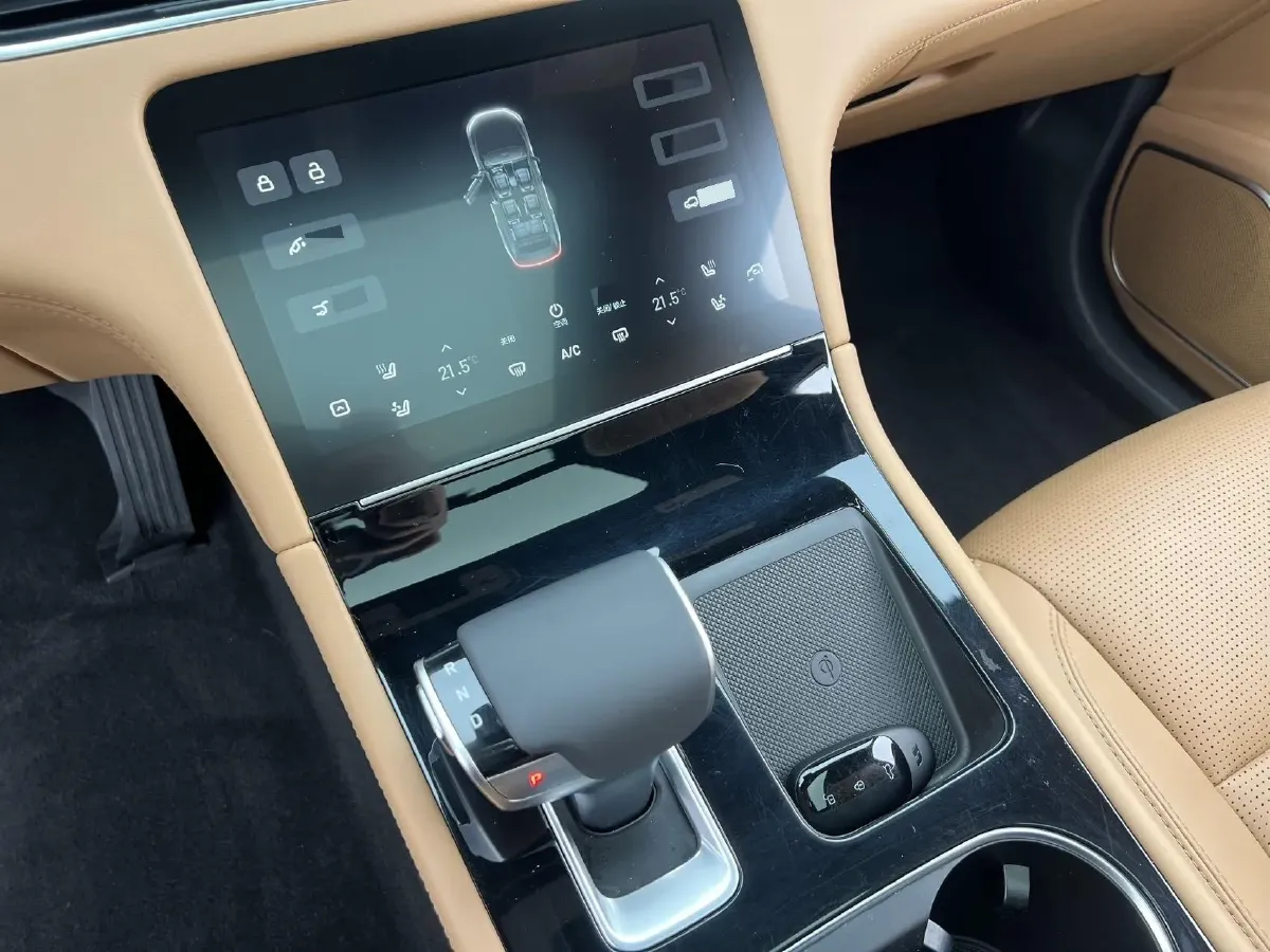 2021 Li ONE Range Extended 131HP REEV 40.5KWH,autocango,china used car exporter,china ev exporter,chinese used car exporter,chinese used ev exporter