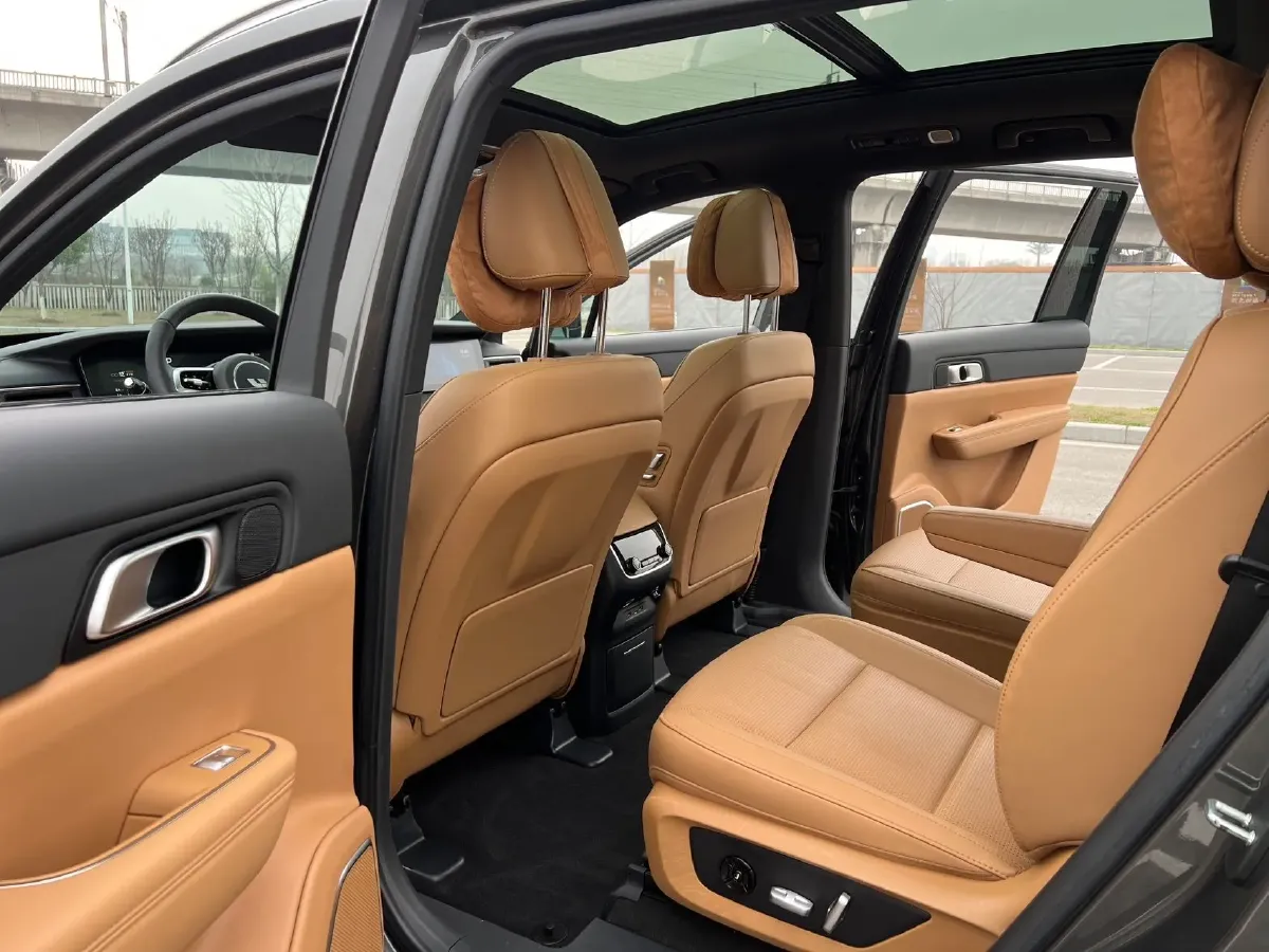 2021 Li ONE Range Extended 131HP REEV 40.5KWH,autocango,china used car exporter,china ev exporter,chinese used car exporter,chinese used ev exporter