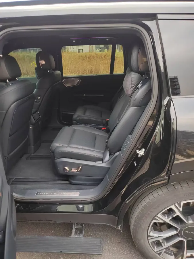 2025 LYNK&CO 900 2.0T 254HP L4 3DHT PHEV,autocango,china used car exporter,china ev exporter,chinese used car exporter,chinese used ev exporter