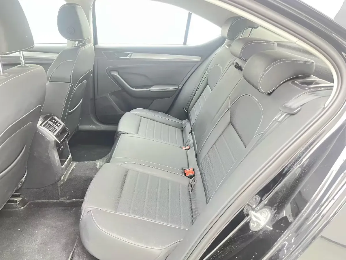 2024 Skoda Superb 1.4T 150HP L4 7DCT,autocango,china used car exporter,china ev exporter,chinese used car exporter,chinese used ev exporter