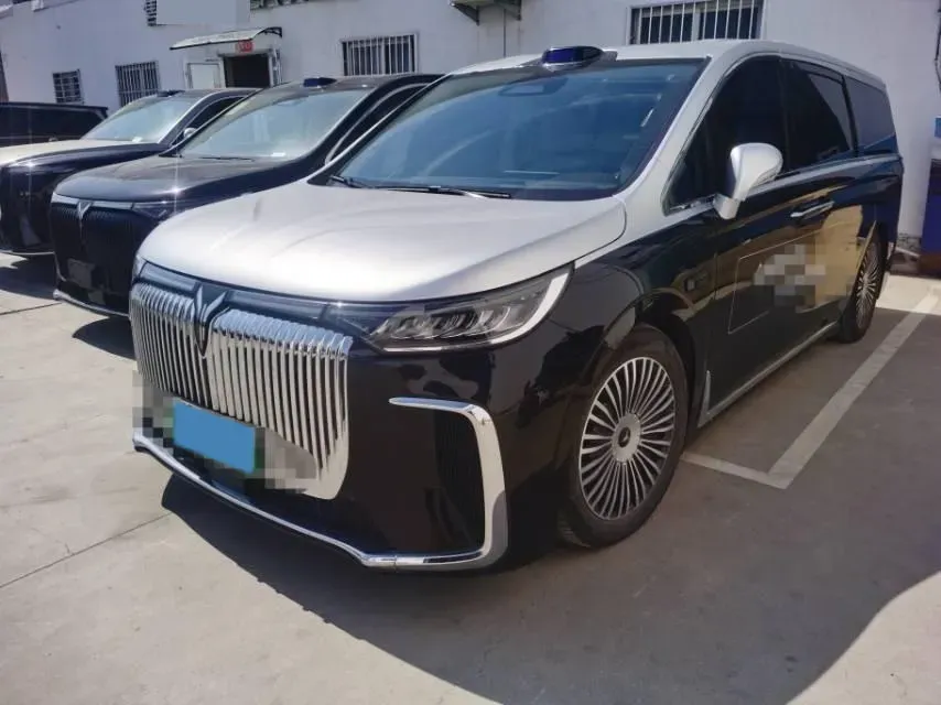 2025 Voyah Dream 1.5T 150HP L4 PHEV 41.7KWH,autocango,china used car exporter,china ev exporter,chinese used car exporter,chinese used ev exporter