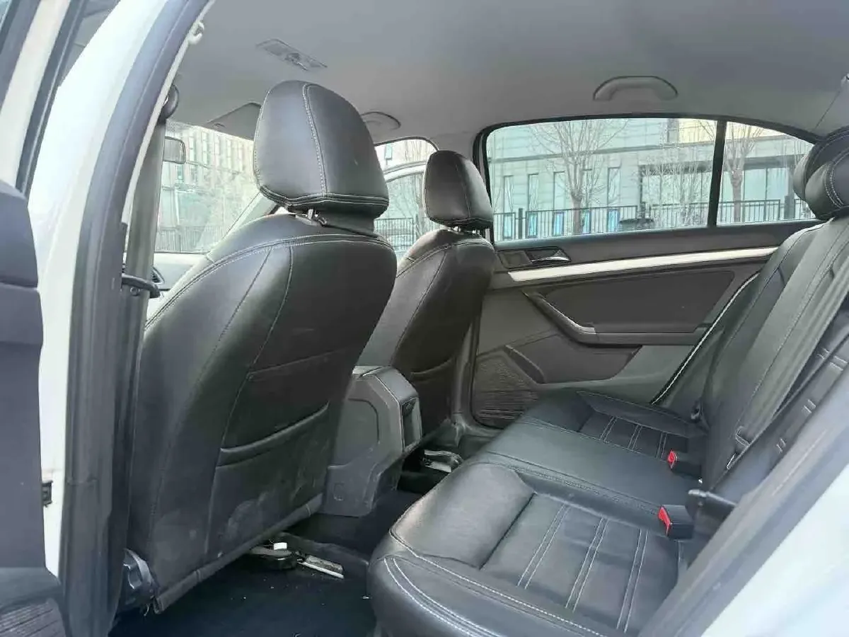 2017 Volkswagen Lavida 1.6L 110HP L4 6AT,autocango,china used car exporter,china ev exporter,chinese used car exporter,chinese used ev exporter