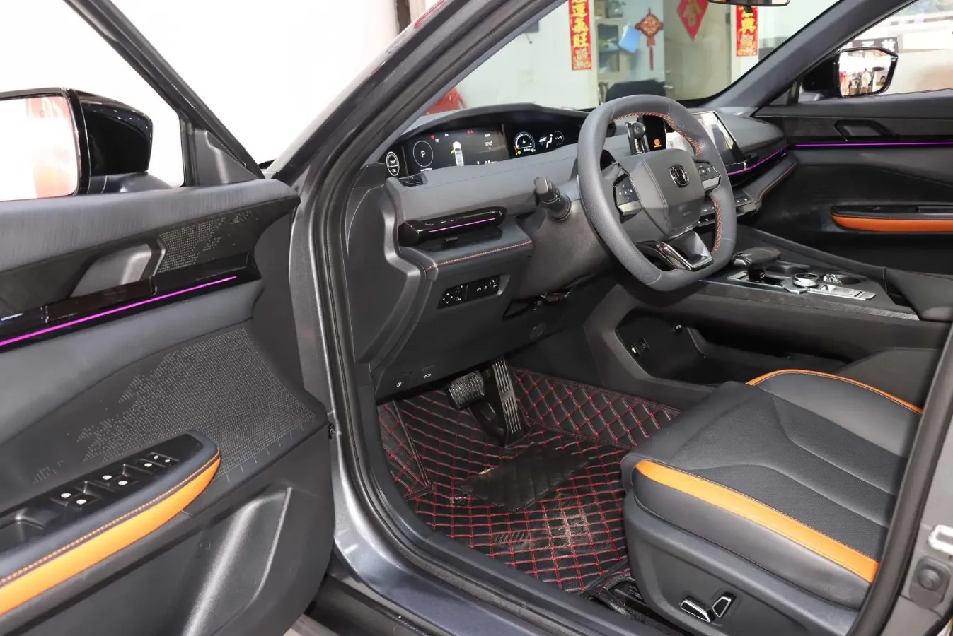 2024 ChangAn UNI-V 1.5T 188HP L4 7DCT,autocango,china used car exporter,china ev exporter,chinese used car exporter,chinese used ev exporter