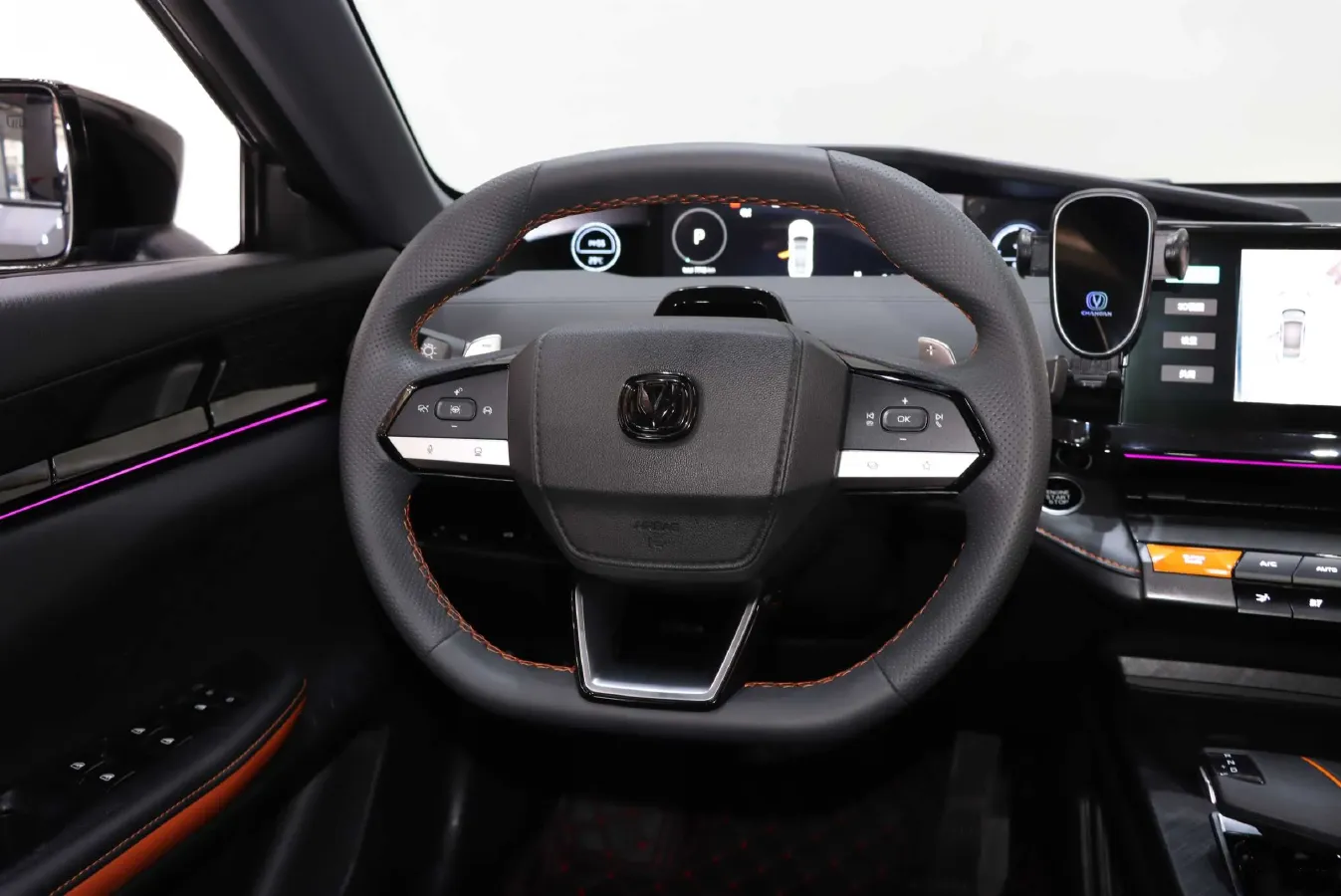 2024 ChangAn UNI-V 1.5T 188HP L4 7DCT,autocango,china used car exporter,china ev exporter,chinese used car exporter,chinese used ev exporter