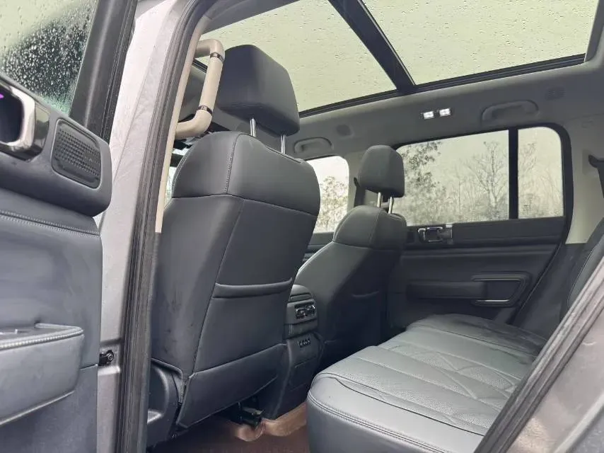 2025 FangChengBao Bao 5 1.5T 194HP L4 E-CVT PHEV 31.8KWH,autocango,china used car exporter,china ev exporter,chinese used car exporter,chinese used ev exporter