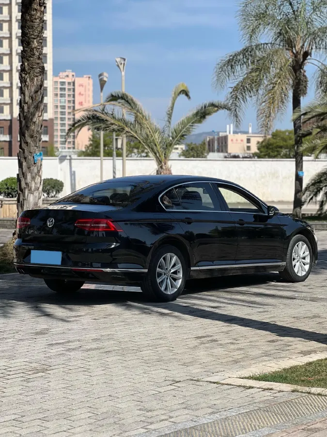 2018 Volkswagen Magotan 1.8T 180HP L4 7DCT,autocango,china used car exporter,china ev exporter,chinese used car exporter,chinese used ev exporter