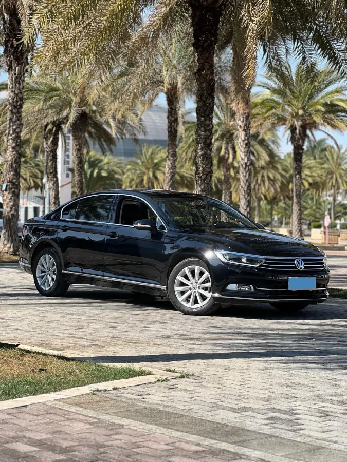 2018 Volkswagen Magotan 1.8T 180HP L4 7DCT,autocango,china used car exporter,china ev exporter,chinese used car exporter,chinese used ev exporter