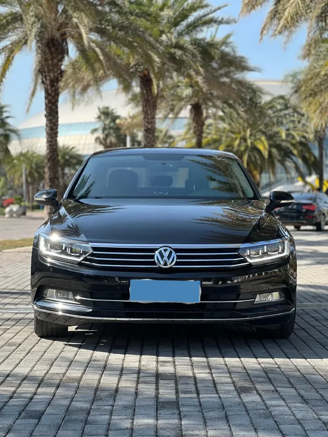2018 Volkswagen Magotan 1.8T 180HP L4 7DCT,autocango,china used car exporter,china ev exporter,chinese used car exporter,chinese used ev exporter