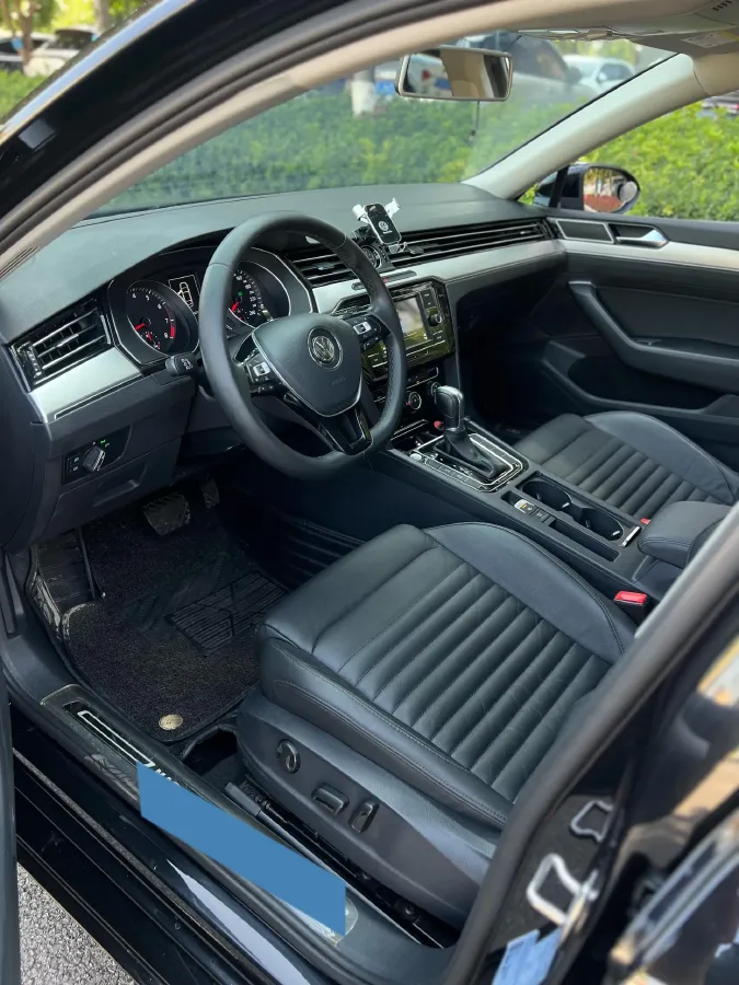 2018 Volkswagen Magotan 1.8T 180HP L4 7DCT,autocango,china used car exporter,china ev exporter,chinese used car exporter,chinese used ev exporter