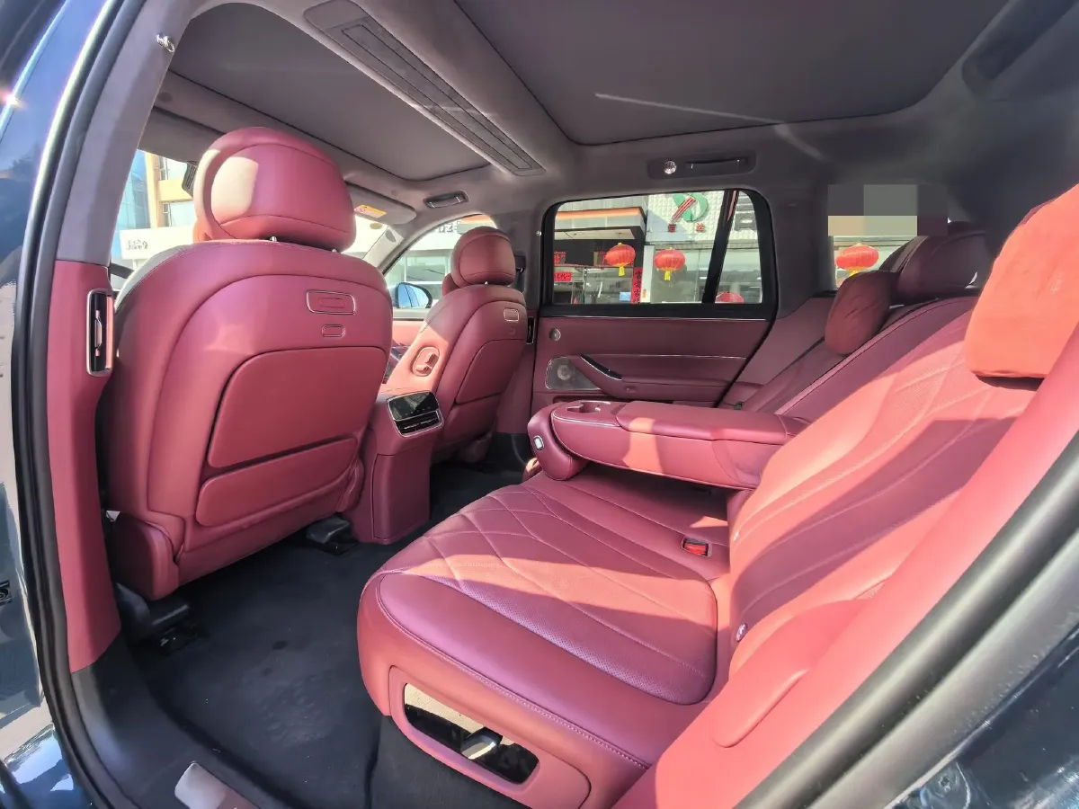 2025 AITO AITO M8 REEV 160HP REEV 53.4KWH,autocango,china used car exporter,china ev exporter,chinese used car exporter,chinese used ev exporter