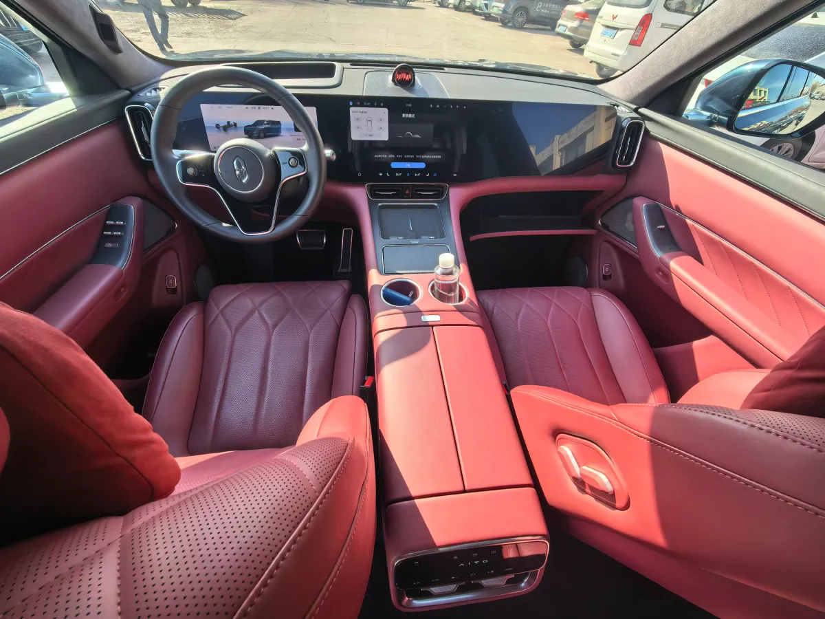 2025 AITO AITO M8 REEV 160HP REEV 53.4KWH,autocango,china used car exporter,china ev exporter,chinese used car exporter,chinese used ev exporter