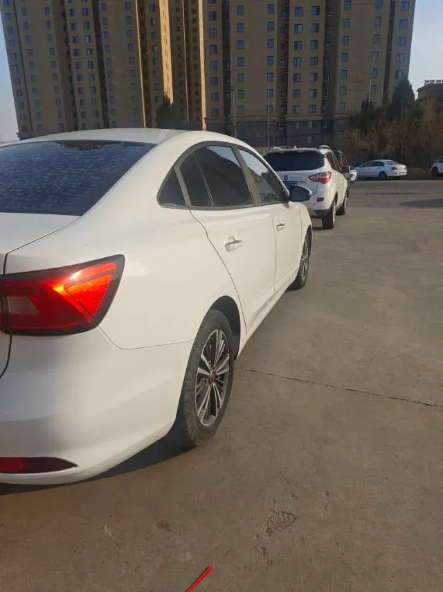 2019 Roewe i5 1.5L 120HP L4 5MT,autocango,china used car exporter,china ev exporter,chinese used car exporter,chinese used ev exporter