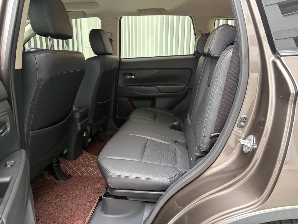 2018 Mitsubishi Outlander 2.4L 192HP L4 CVT,autocango,china used car exporter,china ev exporter,chinese used car exporter,chinese used ev exporter