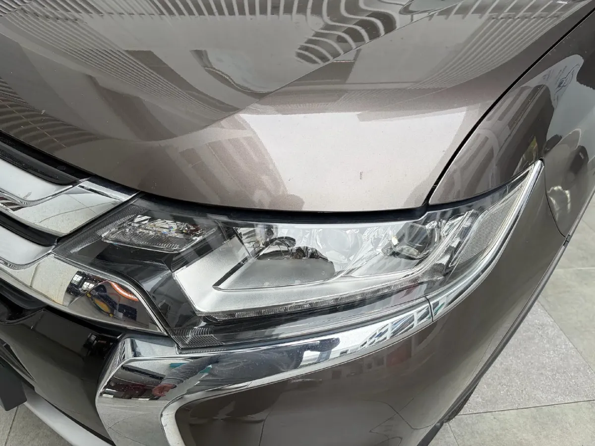 2018 Mitsubishi Outlander 2.4L 192HP L4 CVT,autocango,china used car exporter,china ev exporter,chinese used car exporter,chinese used ev exporter