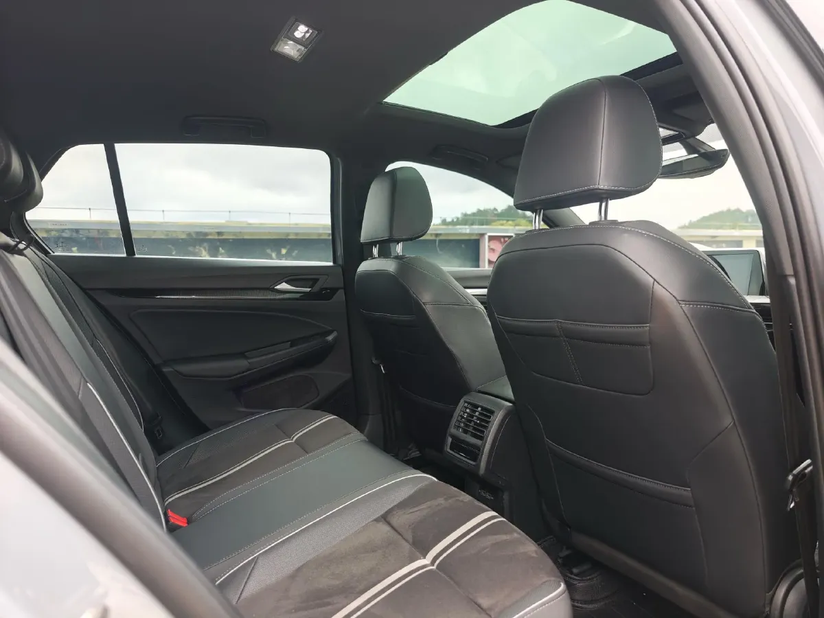 2023 Volkswagen Golf 1.4T 150HP L4 7DCT,autocango,china used car exporter,china ev exporter,chinese used car exporter,chinese used ev exporter