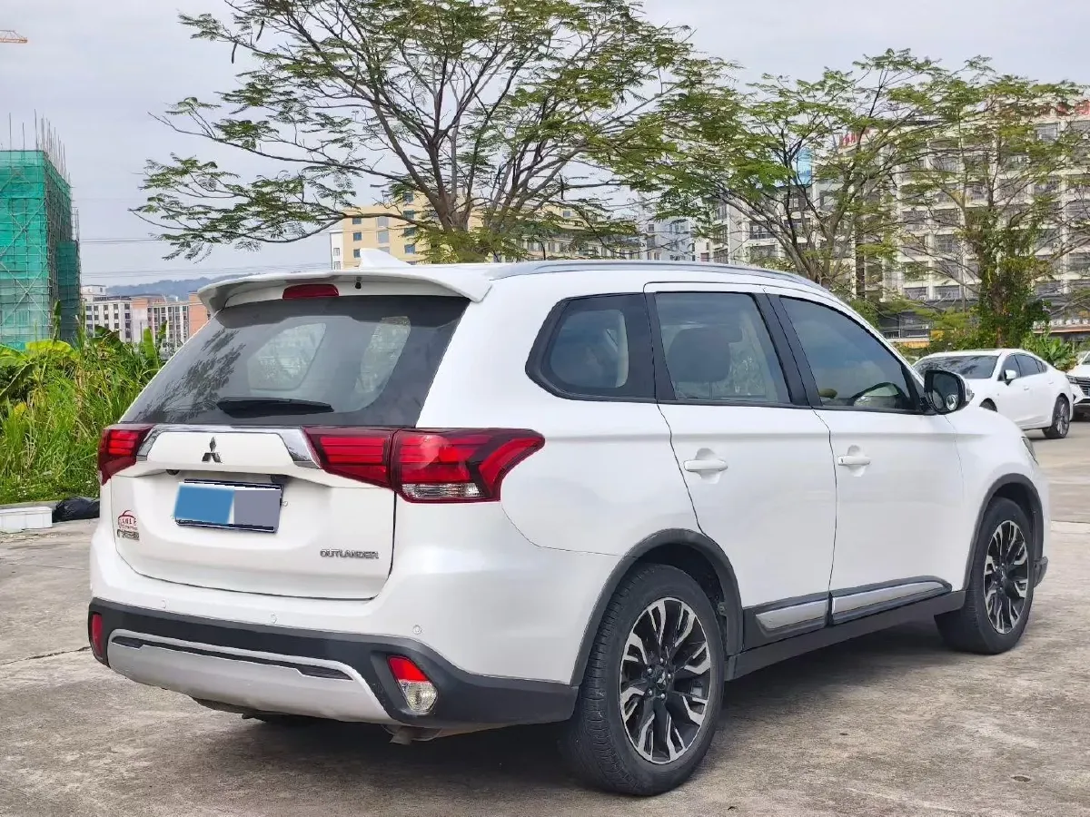 2019 Mitsubishi Outlander 2.0L 166HP L4 CVT,autocango,china used car exporter,china ev exporter,chinese used car exporter,chinese used ev exporter