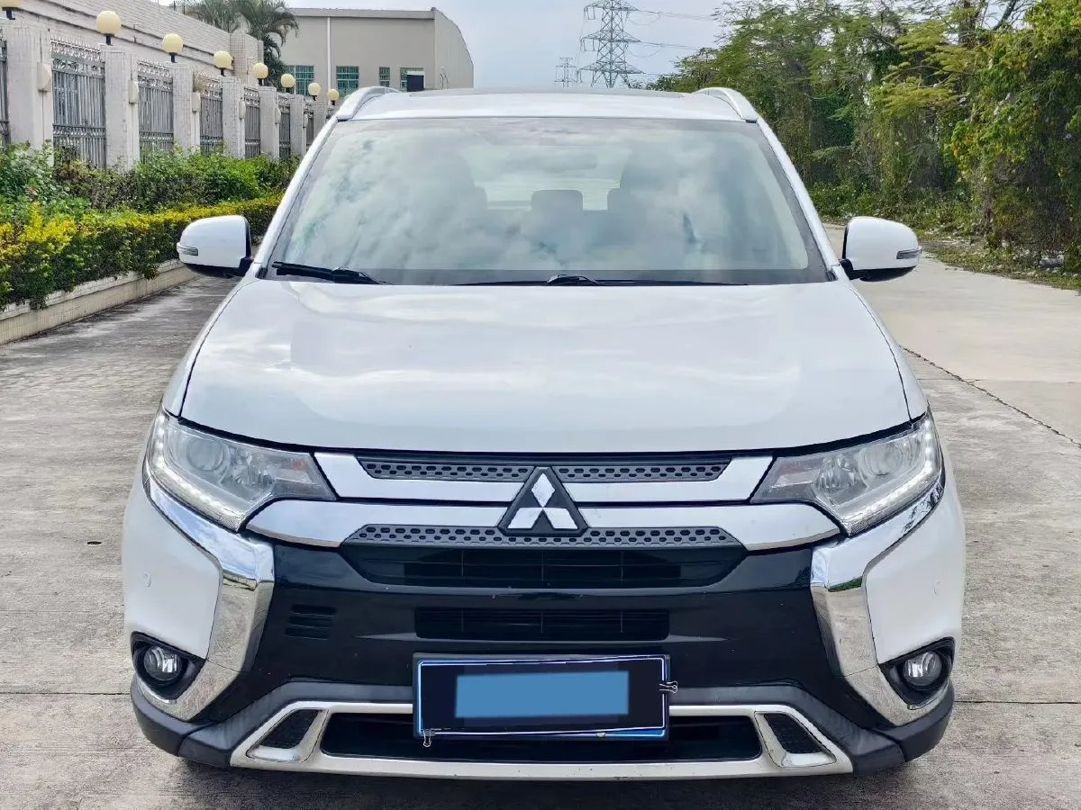 2019 Mitsubishi Outlander 2.0L 166HP L4 CVT,autocango,china used car exporter,china ev exporter,chinese used car exporter,chinese used ev exporter