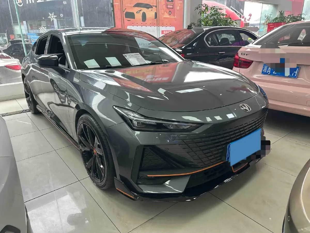 2022 ChangAn UNI-V 1.5T 188HP L4 7DCT,autocango,china used car exporter,china ev exporter,chinese used car exporter,chinese used ev exporter