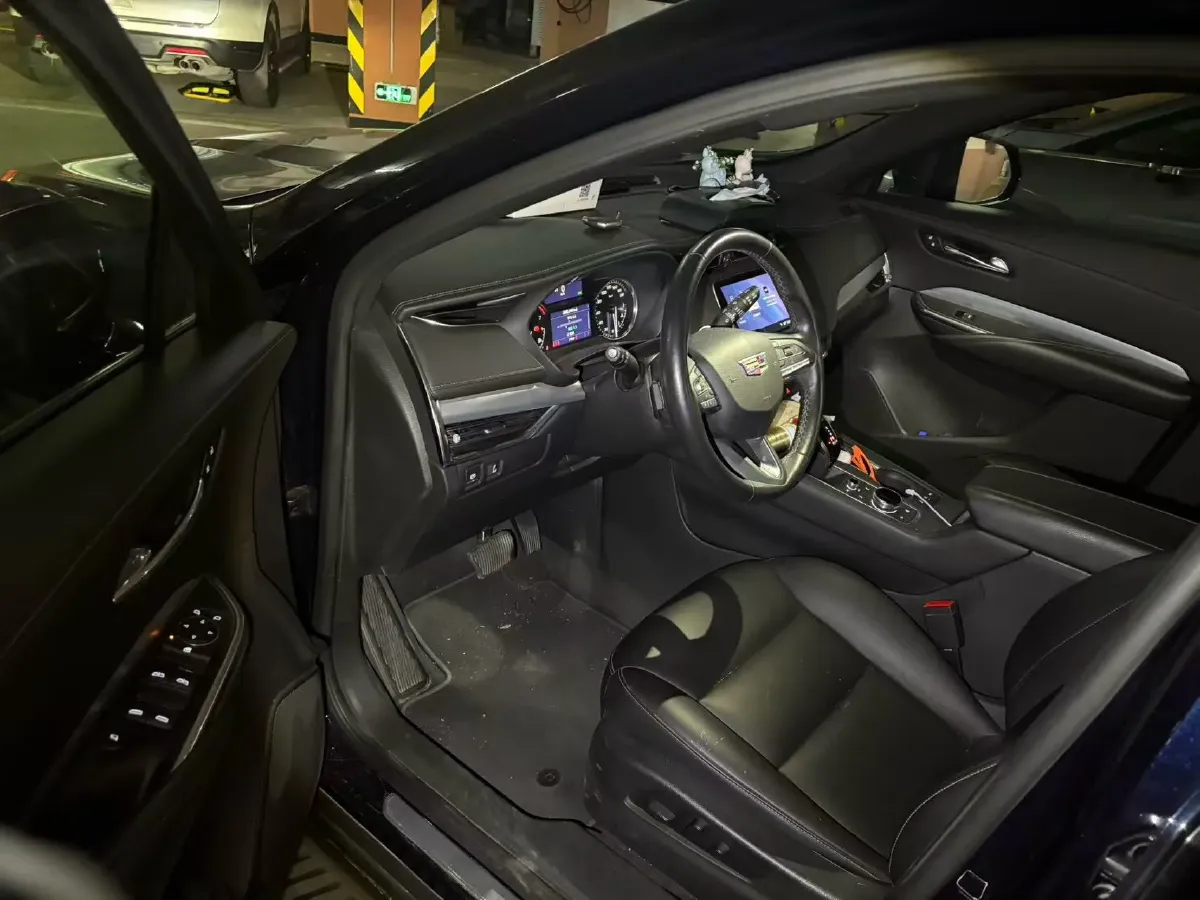 2021 Cadillac XT4 2.0T 237HP L4 9AT,autocango,china used car exporter,china ev exporter,chinese used car exporter,chinese used ev exporter