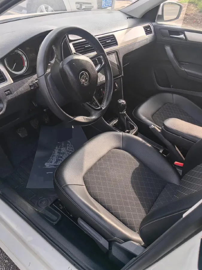 2019 SWM G01 1.5T 156HP L4 6MT,autocango,china used car exporter,china ev exporter,chinese used car exporter,chinese used ev exporter