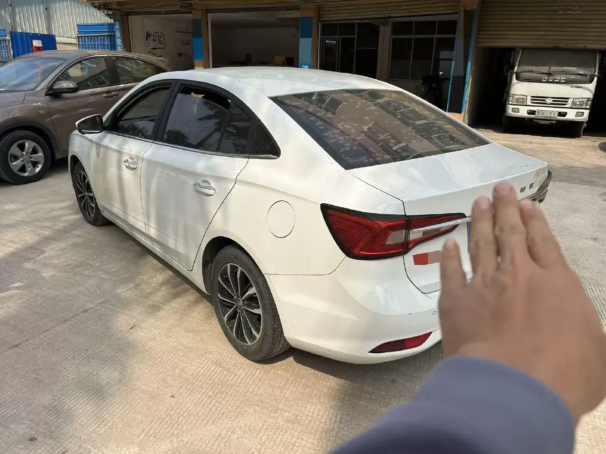 2020 Roewe i5 1.5L 120HP L4 CVT,autocango,china used car exporter,china ev exporter,chinese used car exporter,chinese used ev exporter