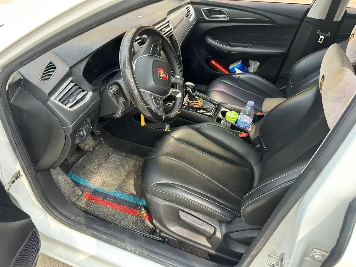 2020 Roewe i5 1.5L 120HP L4 CVT,autocango,china used car exporter,china ev exporter,chinese used car exporter,chinese used ev exporter