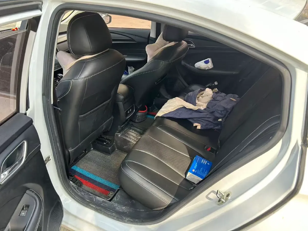 2020 Roewe i5 1.5L 120HP L4 CVT,autocango,china used car exporter,china ev exporter,chinese used car exporter,chinese used ev exporter