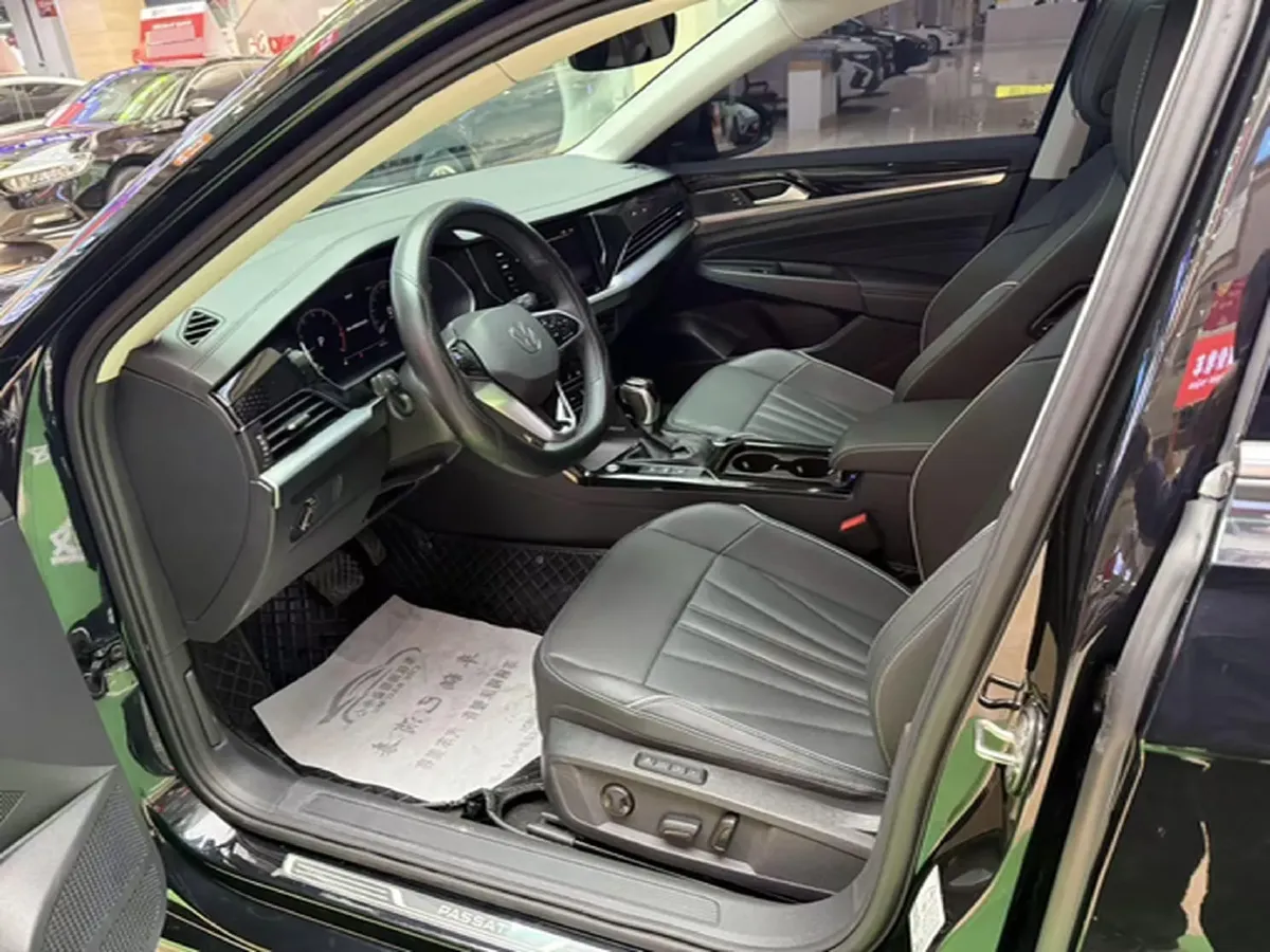 2024 Volkswagen Passat 2.0T 186HP L4 7DCT,autocango,china used car exporter,china ev exporter,chinese used car exporter,chinese used ev exporter