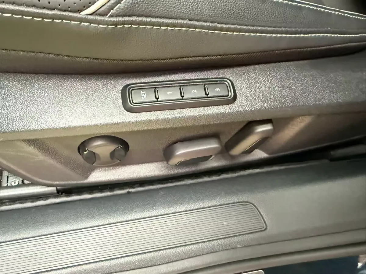 2024 Volkswagen Passat 2.0T 186HP L4 7DCT,autocango,china used car exporter,china ev exporter,chinese used car exporter,chinese used ev exporter