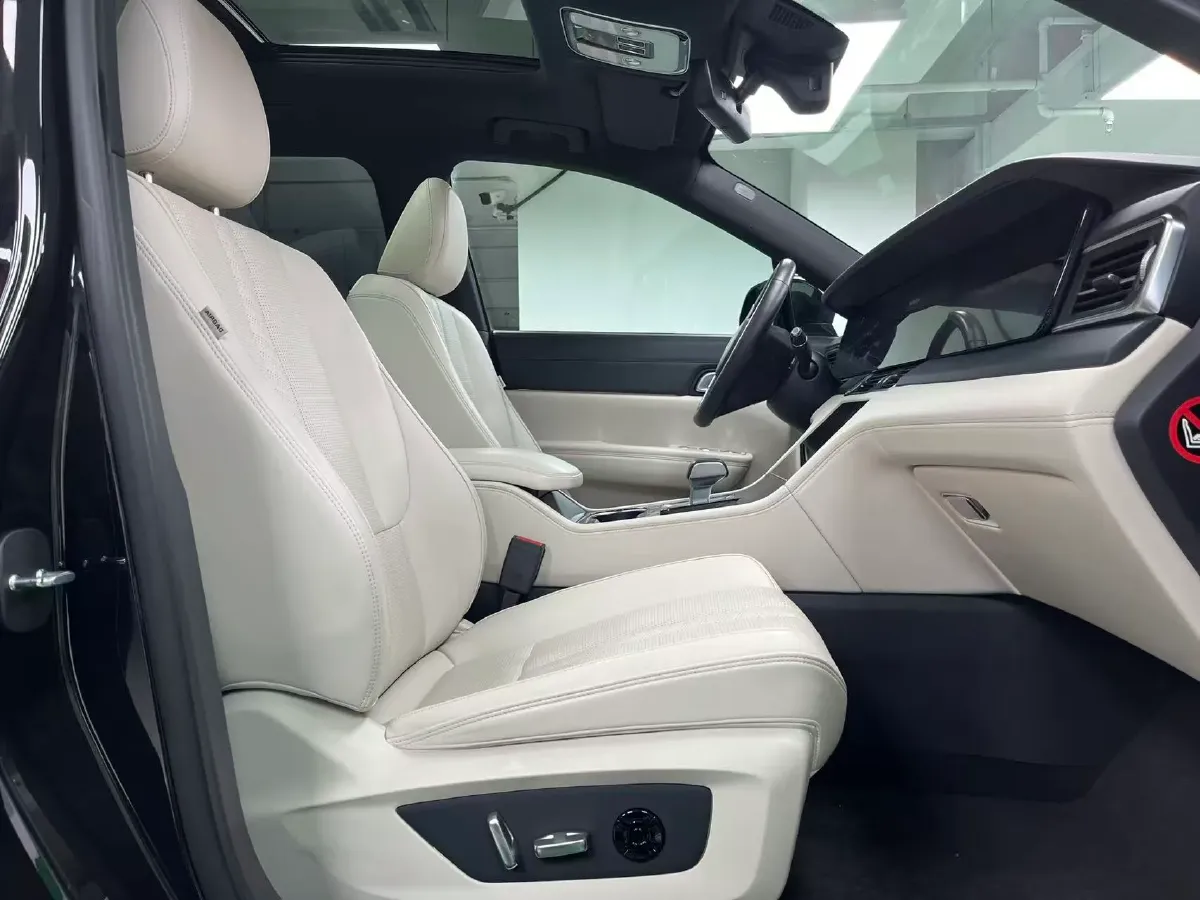 2020 Li ONE Range Extended 131HP REEV 40.5KWH,autocango,china used car exporter,china ev exporter,chinese used car exporter,chinese used ev exporter