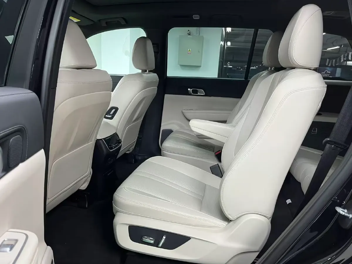 2020 Li ONE Range Extended 131HP REEV 40.5KWH,autocango,china used car exporter,china ev exporter,chinese used car exporter,chinese used ev exporter