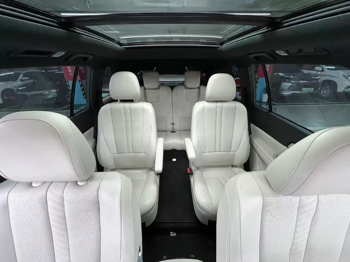 2020 Li ONE Range Extended 131HP REEV 40.5KWH,autocango,china used car exporter,china ev exporter,chinese used car exporter,chinese used ev exporter