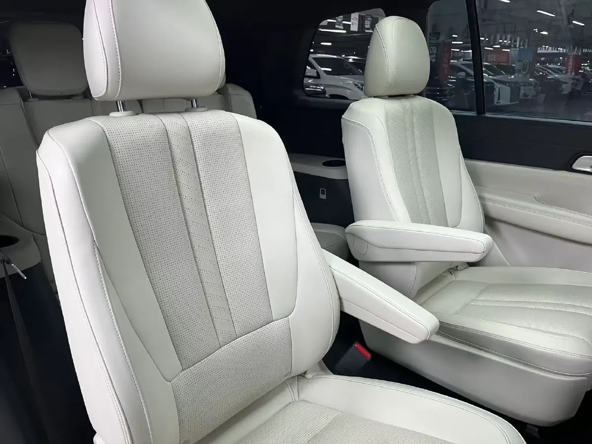 2020 Li ONE Range Extended 131HP REEV 40.5KWH,autocango,china used car exporter,china ev exporter,chinese used car exporter,chinese used ev exporter