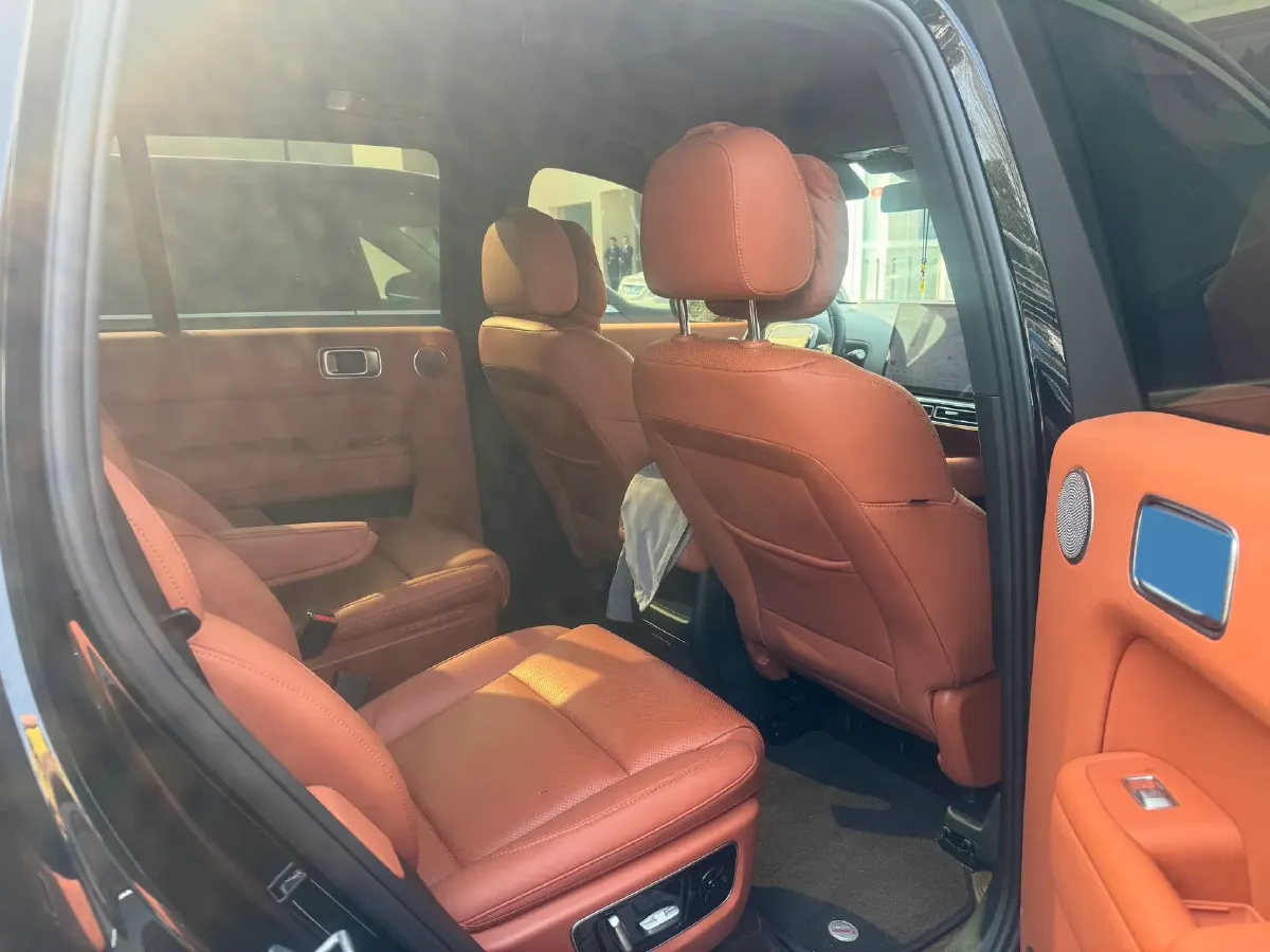 2023 Li L8 Range Extended 154HP REEV 40.9KWH,autocango,china used car exporter,china ev exporter,chinese used car exporter,chinese used ev exporter