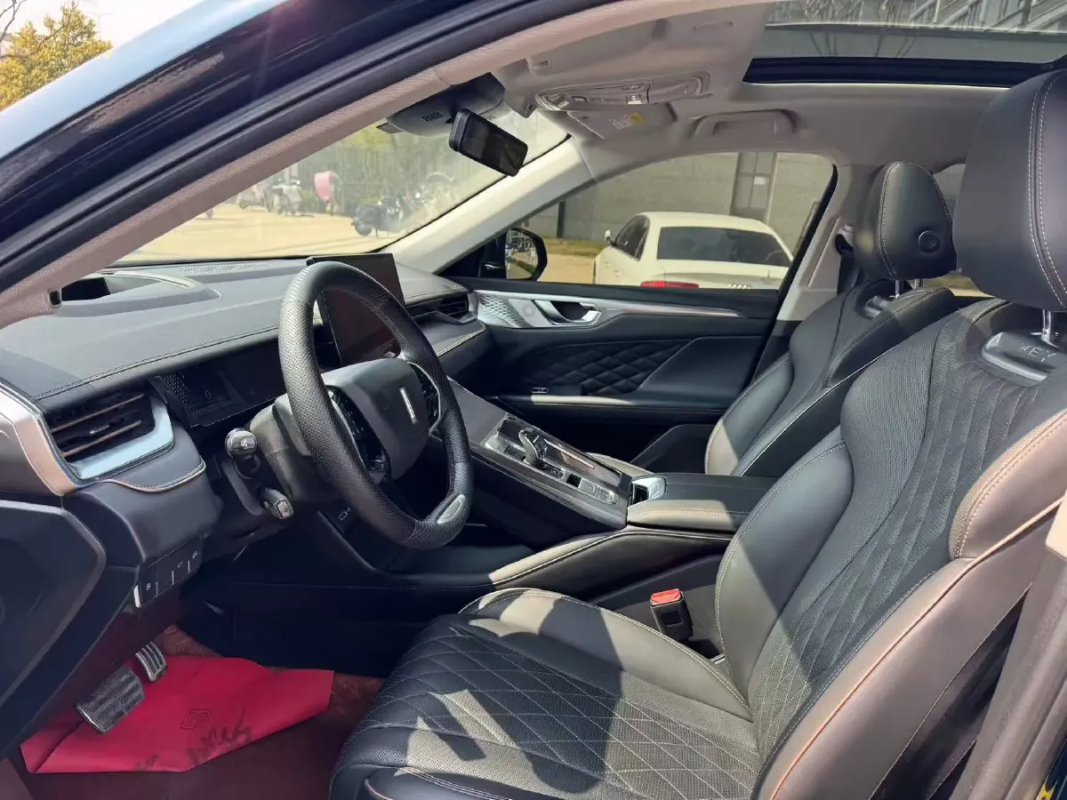 2022 WEY Mocha 1.5T 156HP L4 2DHT PHEV 39.67KWH,autocango,china used car exporter,china ev exporter,chinese used car exporter,chinese used ev exporter