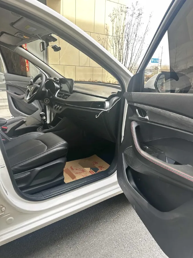 2018 BaoJun 360 1.5L 112HP L4 6MT,autocango,china used car exporter,china ev exporter,chinese used car exporter,chinese used ev exporter